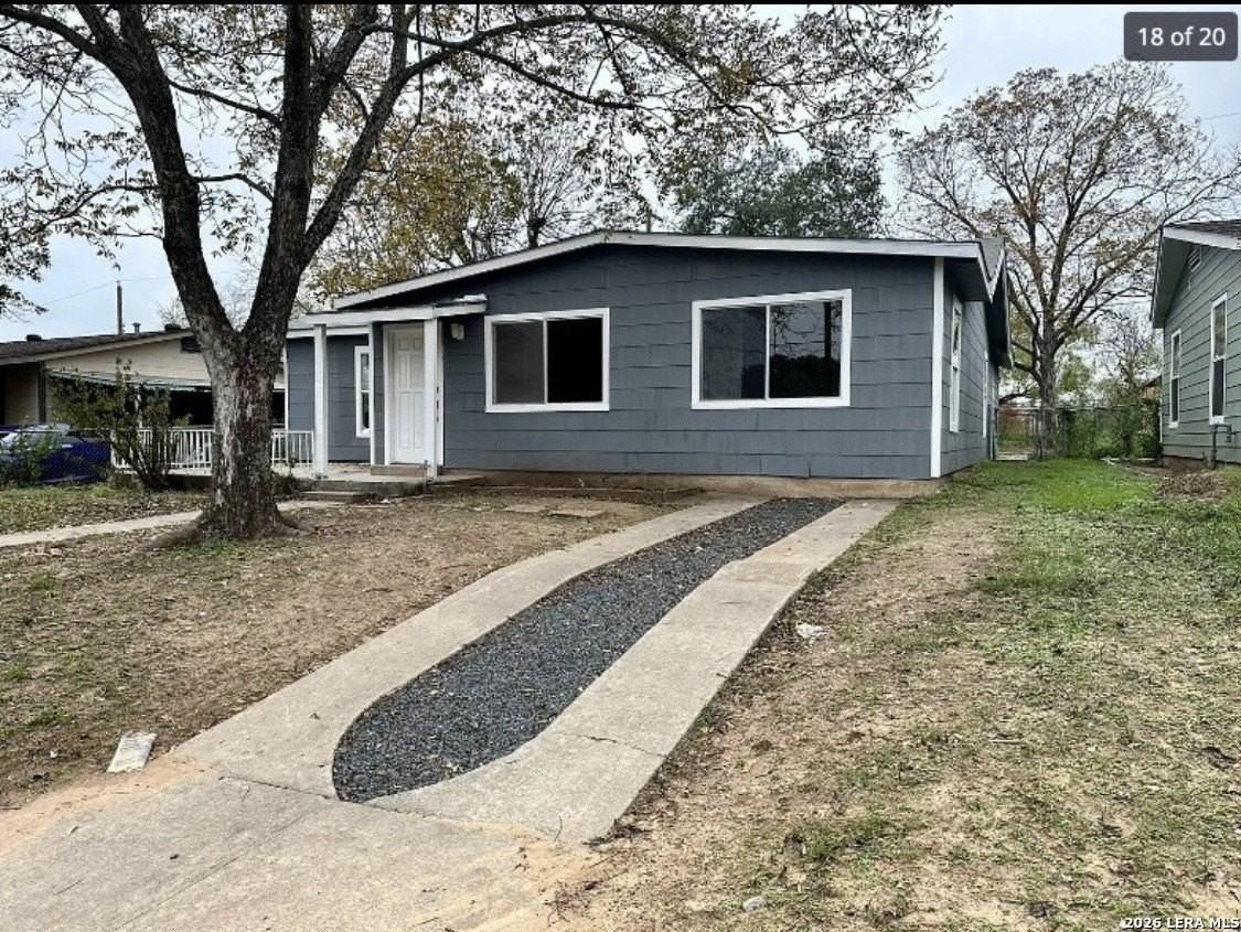 5411 Clark Ave - Photo 4 of 19