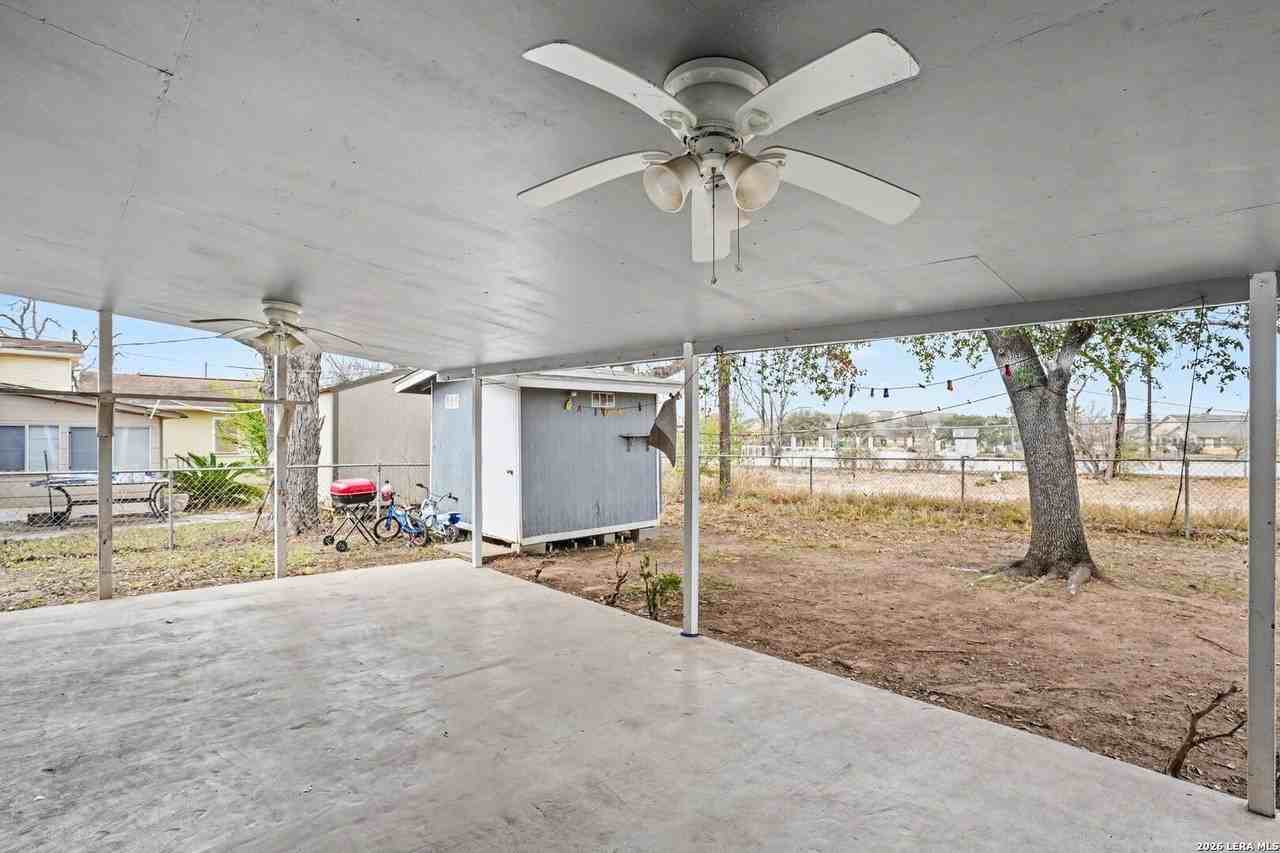 5411 Clark Ave - Photo 6 of 19