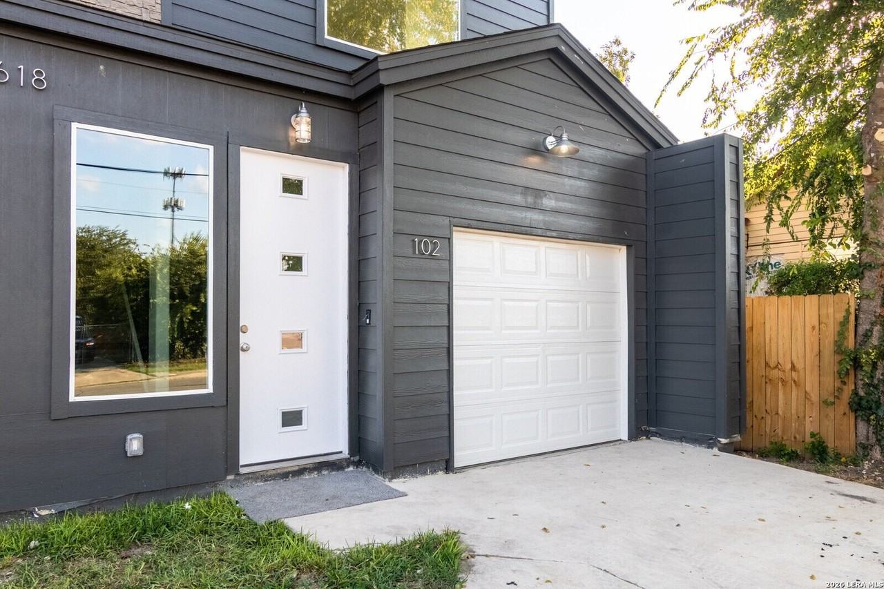 1618 Dakota St #102 - Photo 3 of 23