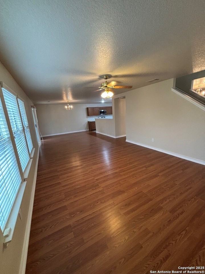 11107 Liberty Fld - Photo 4 of 28