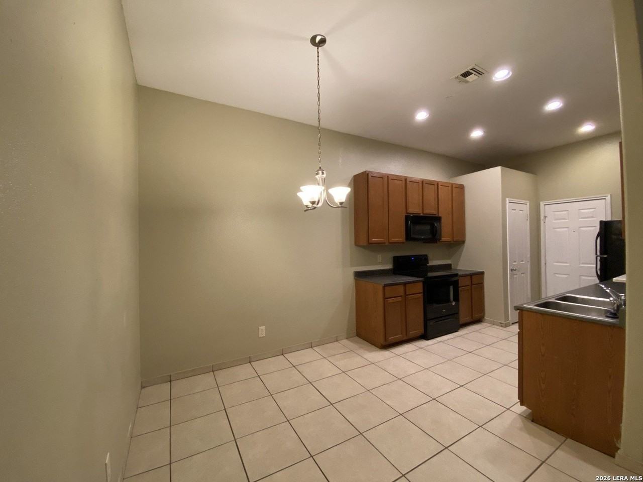 1411 Martin St #A - Photo 2 of 9