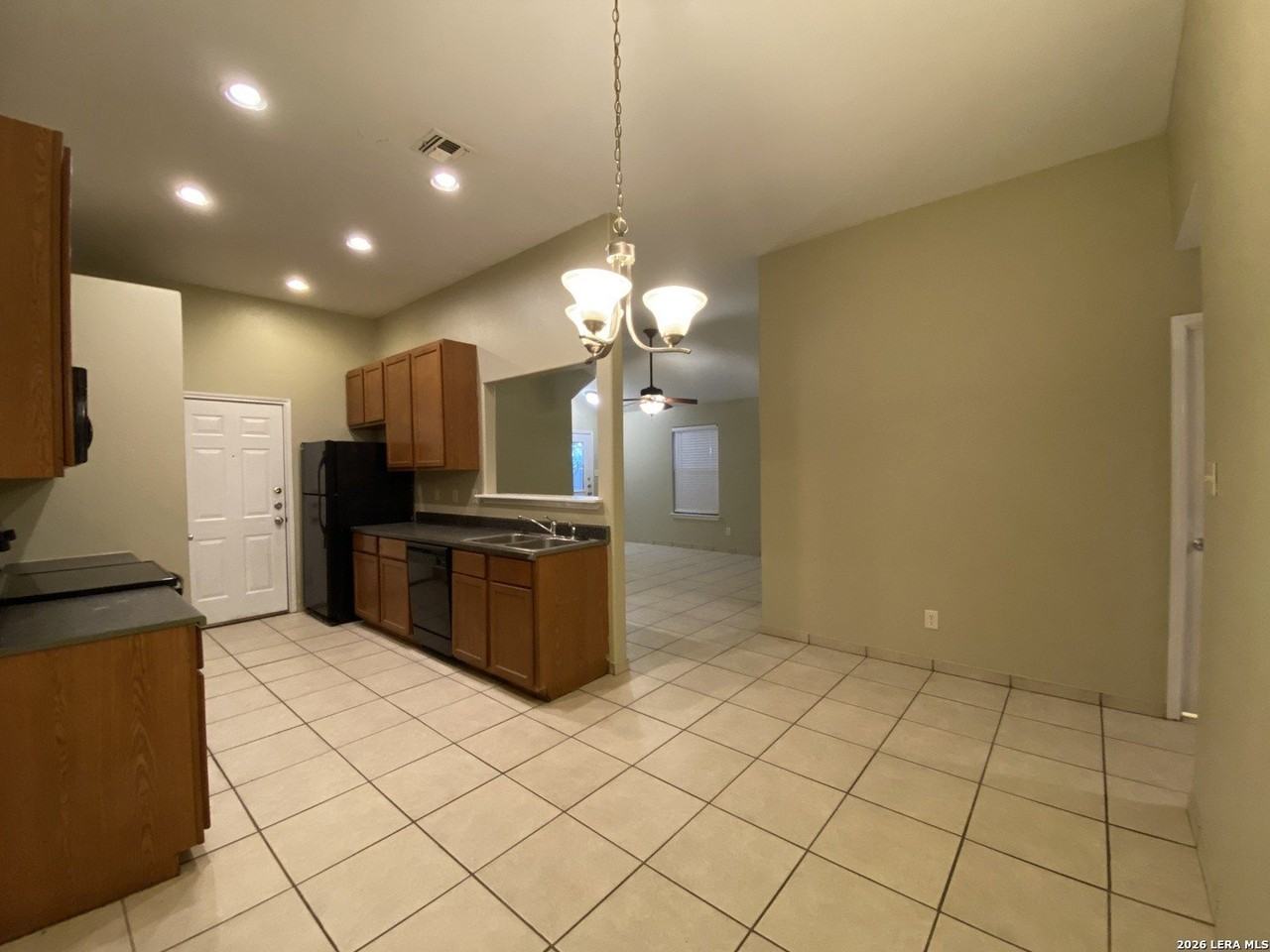 1411 Martin St #A - Photo 3 of 9