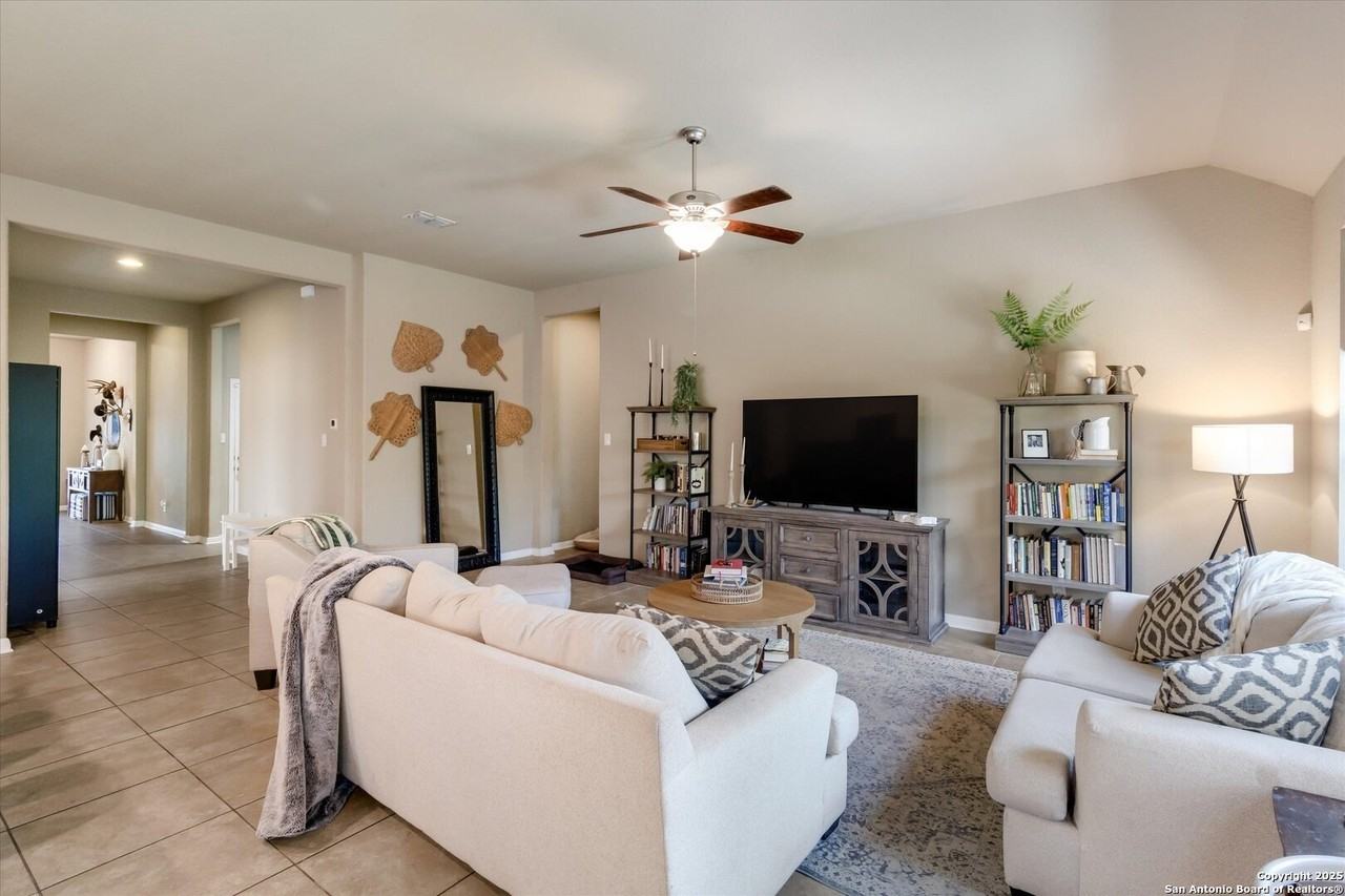 9815 Catell - Photo 5 of 18