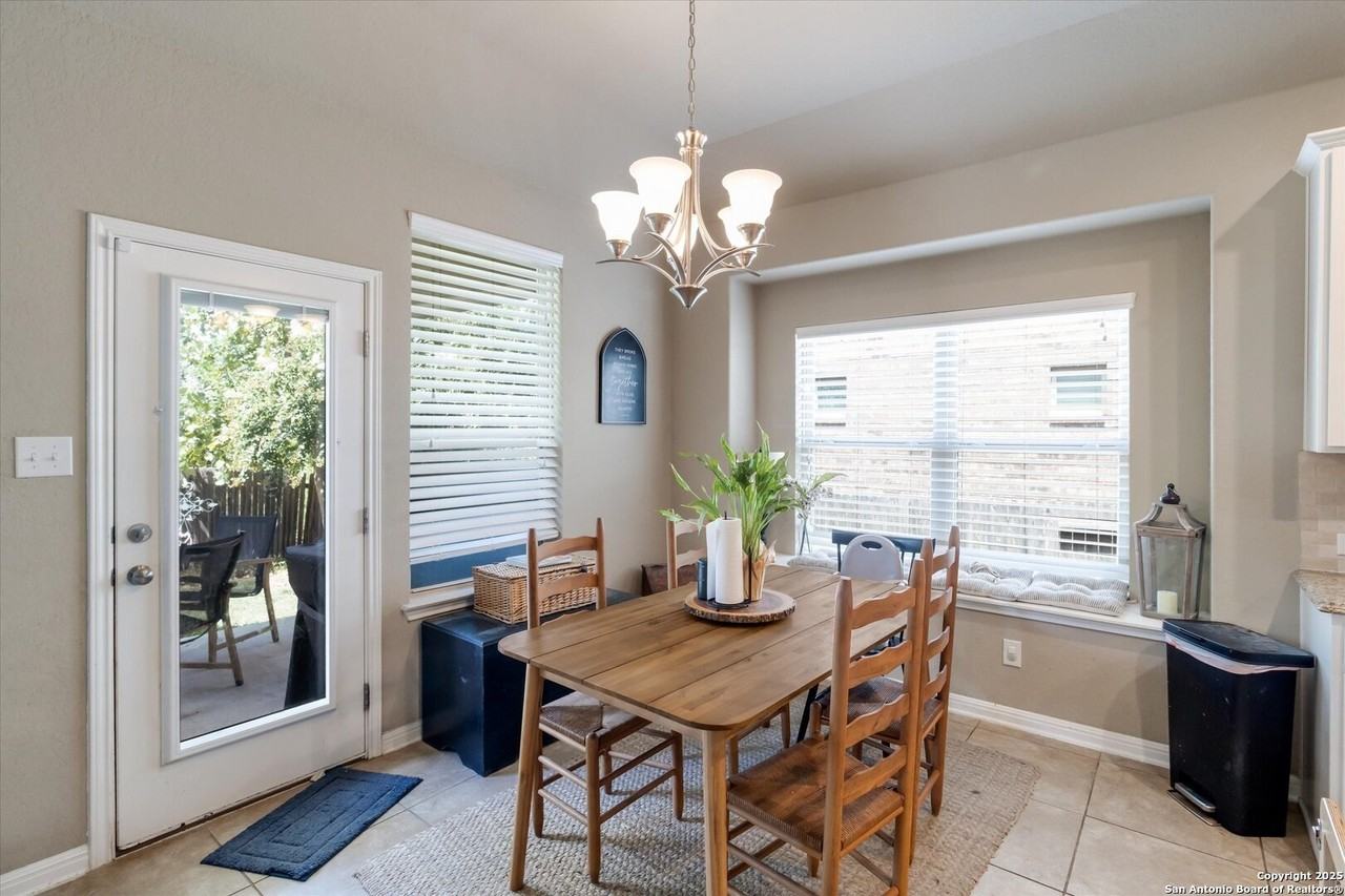 9815 Catell - Photo 7 of 18