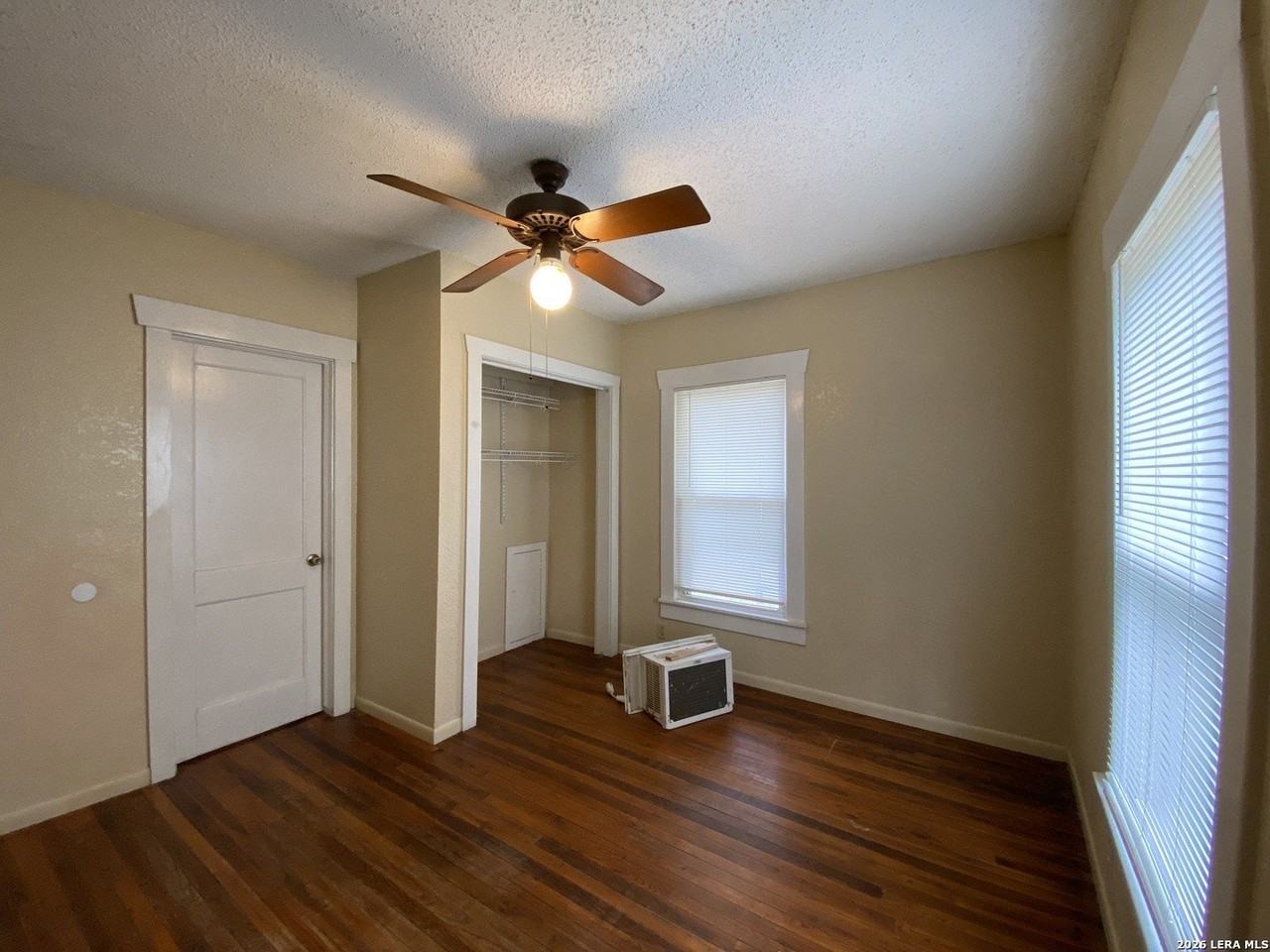 414 W Johnson St - Photo 5 of 7