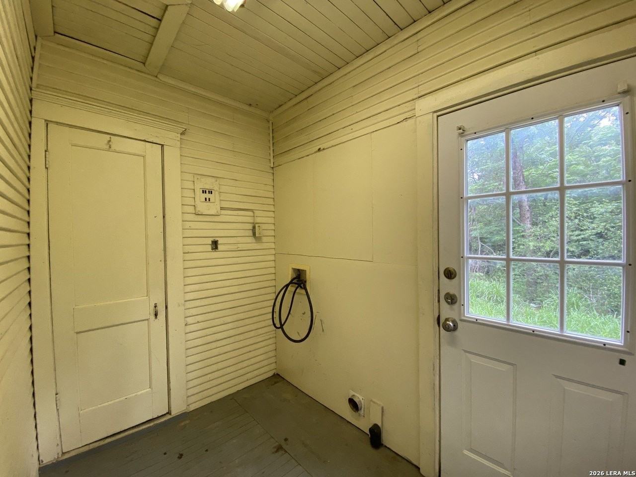 414 W Johnson St - Photo 7 of 7