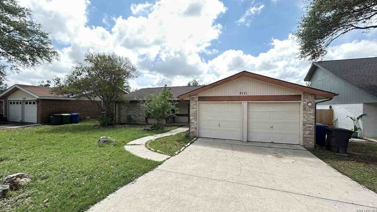 5111 Timber Trace St - Photo 2 of 34