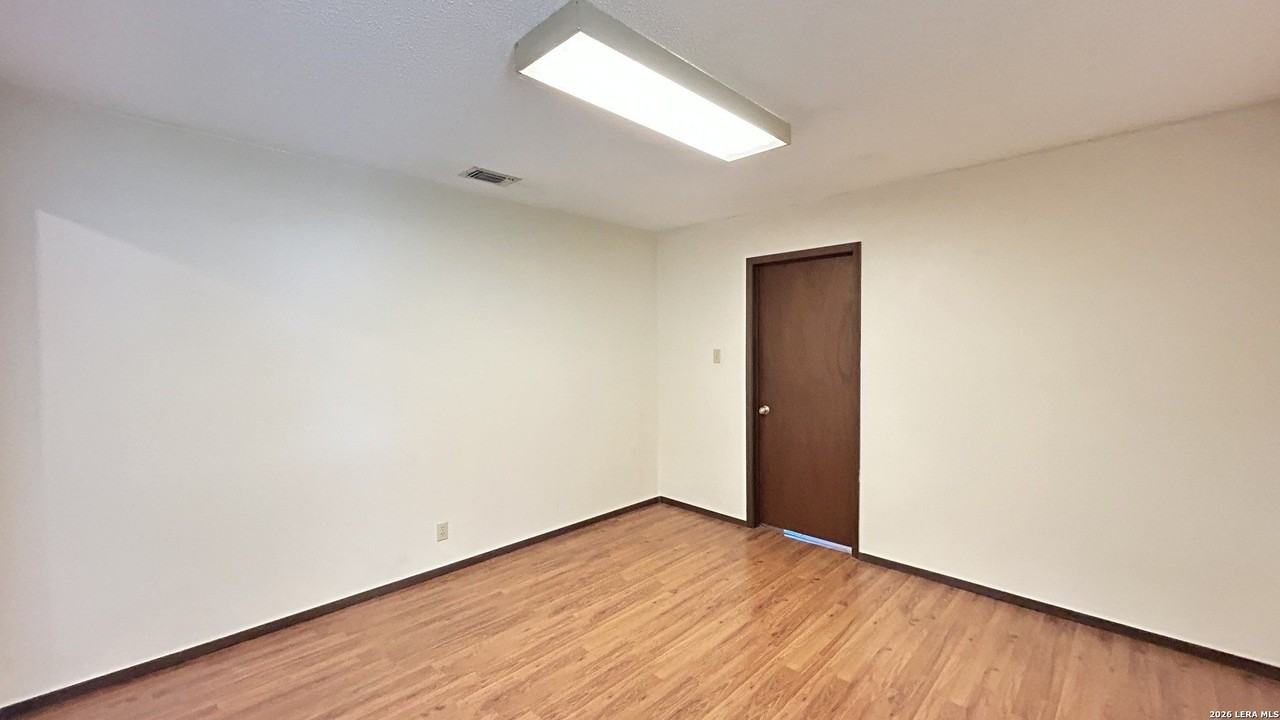 5111 Timber Trace St - Photo 4 of 34