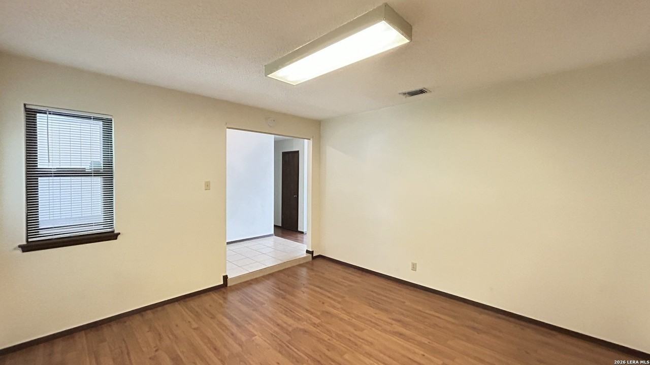 5111 Timber Trace St - Photo 5 of 34