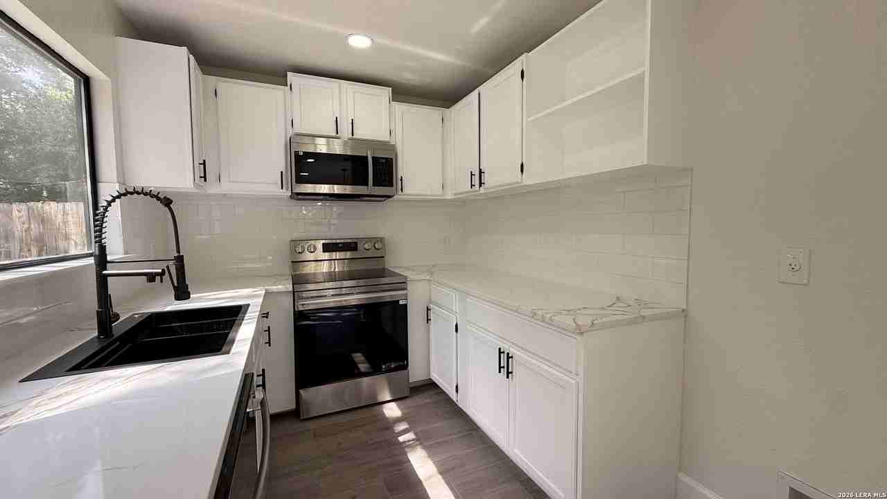 6283 Valley Bay Dr - Photo 7 of 26