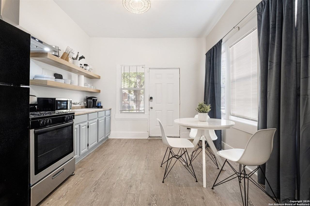 302 E Cevallos #2 - Photo 3 of 14