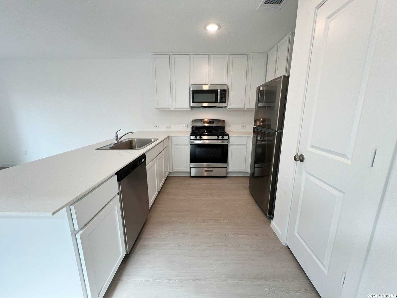 3008 Carnelian Trl - Photo 5 of 28
