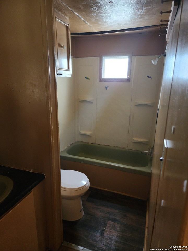 520 Royal Oak Dr - Photo 5 of 18