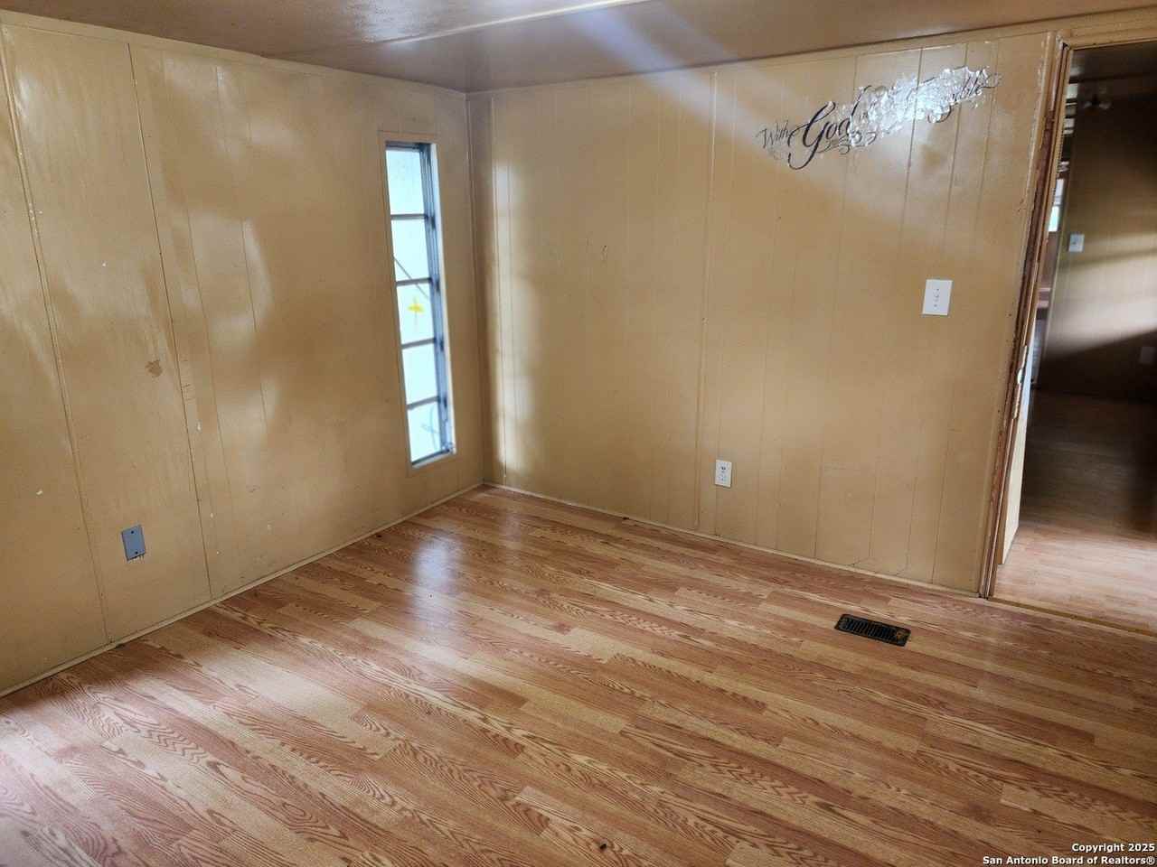 520 Royal Oak Dr - Photo 6 of 18