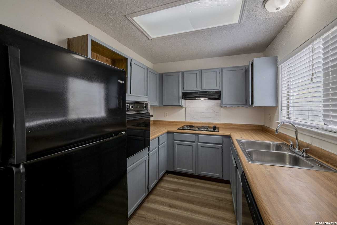 4058 Mystic Sunrise Dr - Photo 4 of 16