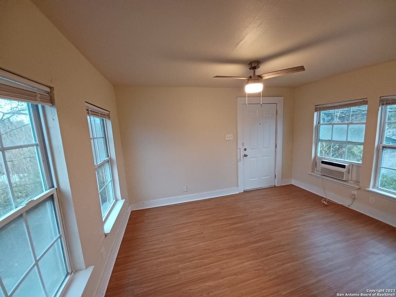 905 W Lynwood Ave #3 - Photo 6 of 24