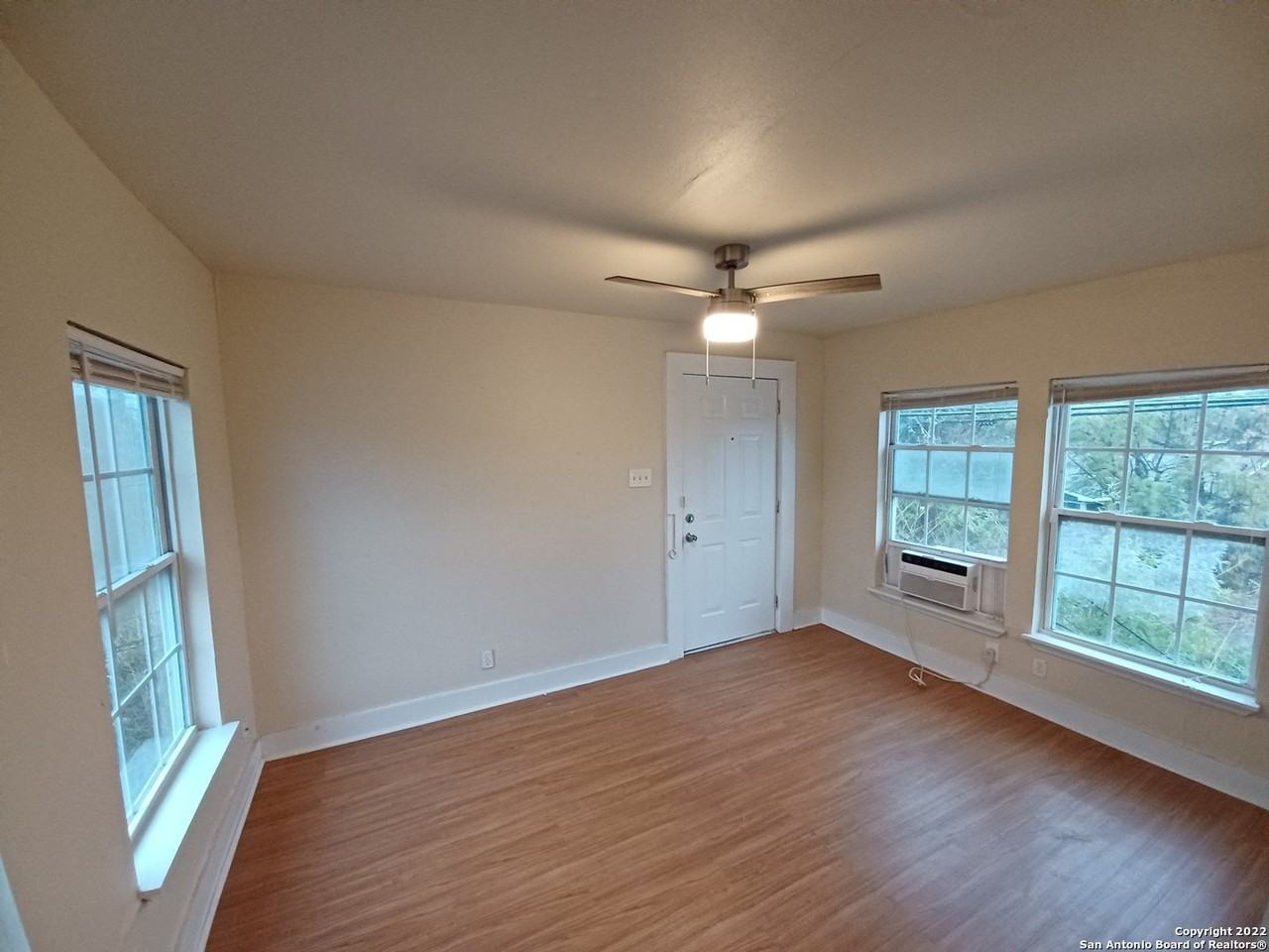 905 W Lynwood Ave #3 - Photo 7 of 24