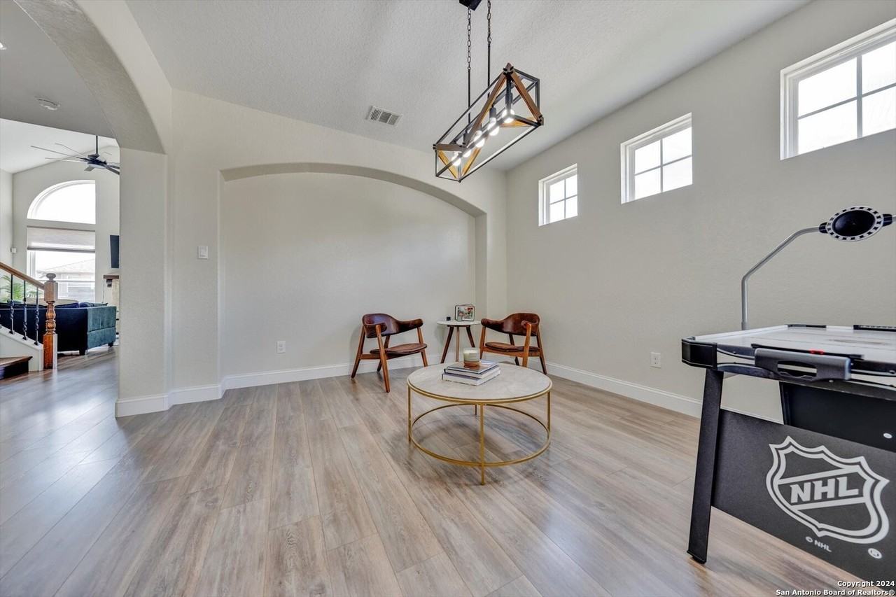 23902 Alpine Ldg - Photo 5 of 46