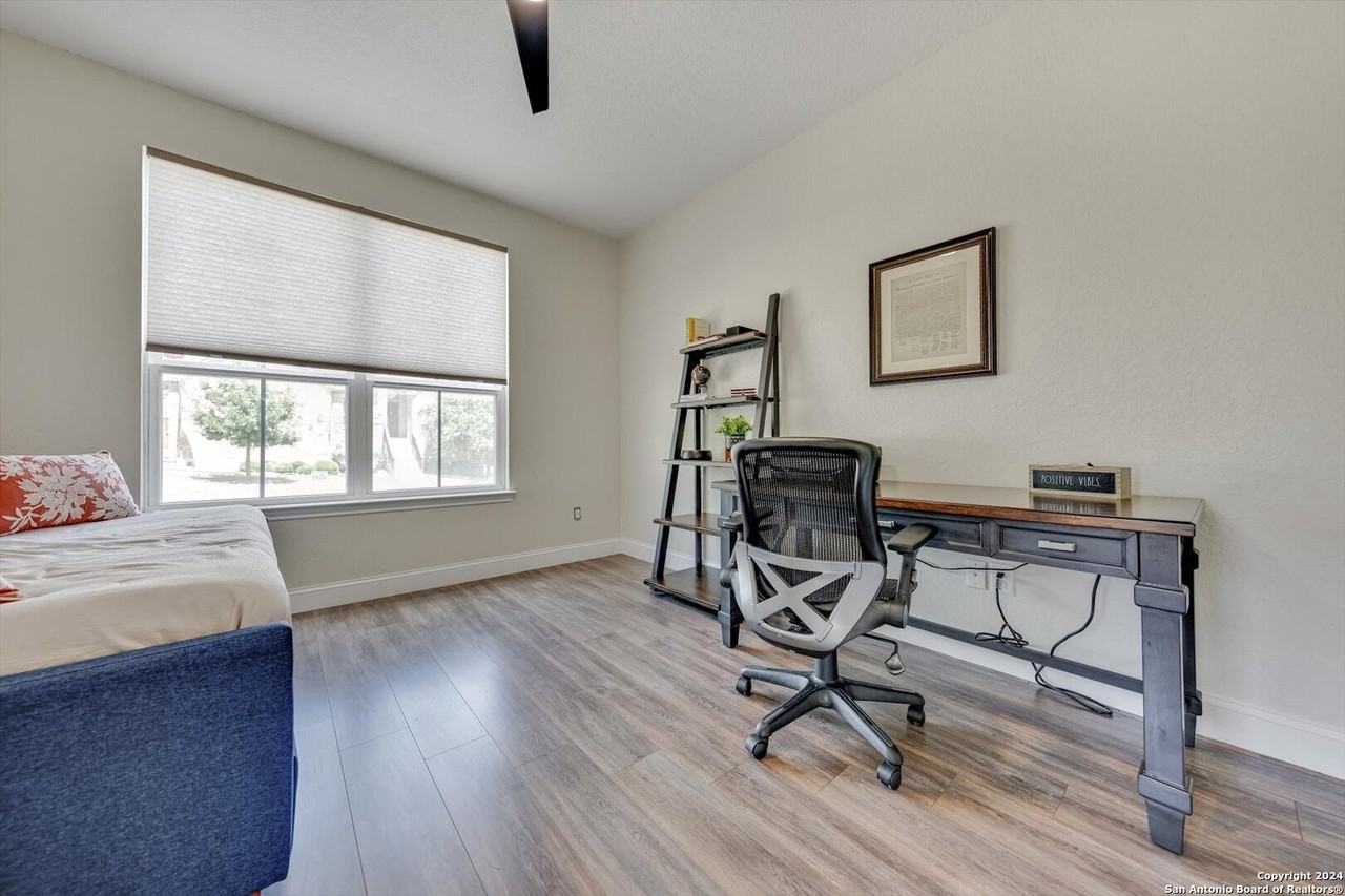 23902 Alpine Ldg - Photo 7 of 46