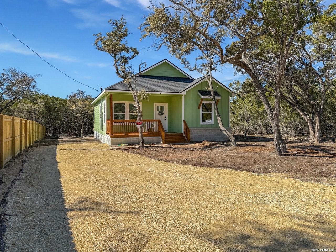 656 Skyline Dr - Photo 2 of 17