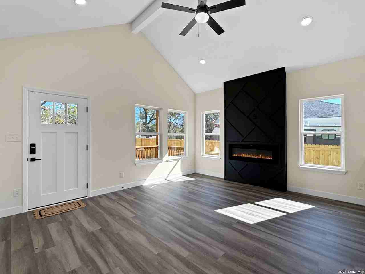 656 Skyline Dr - Photo 5 of 17