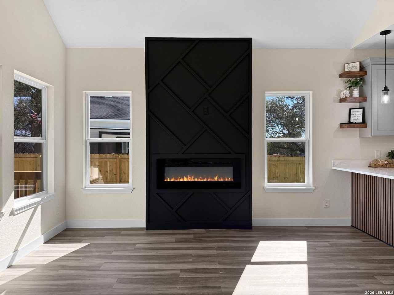 656 Skyline Dr - Photo 7 of 17