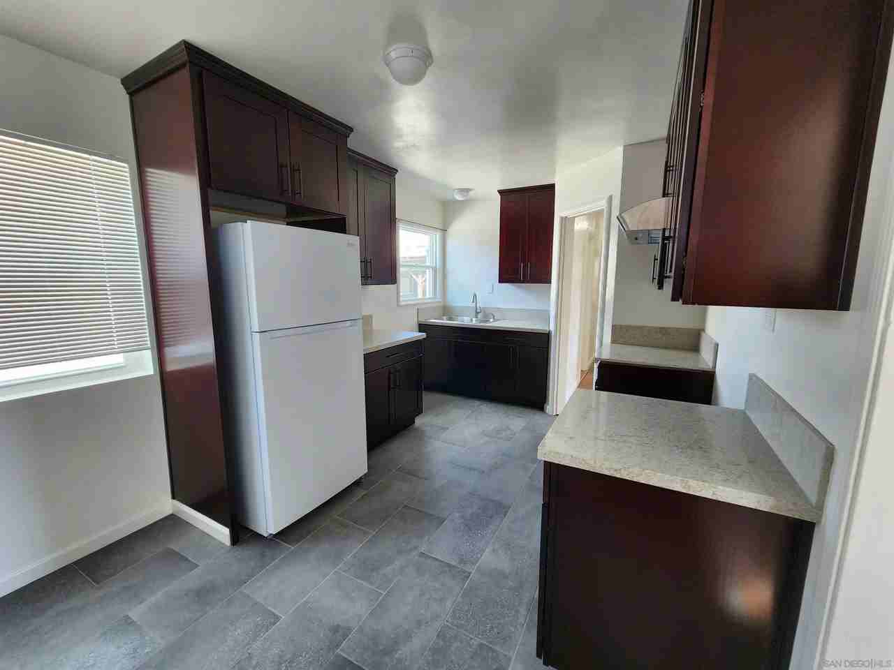 7238 Fulton St - Photo 4 of 17