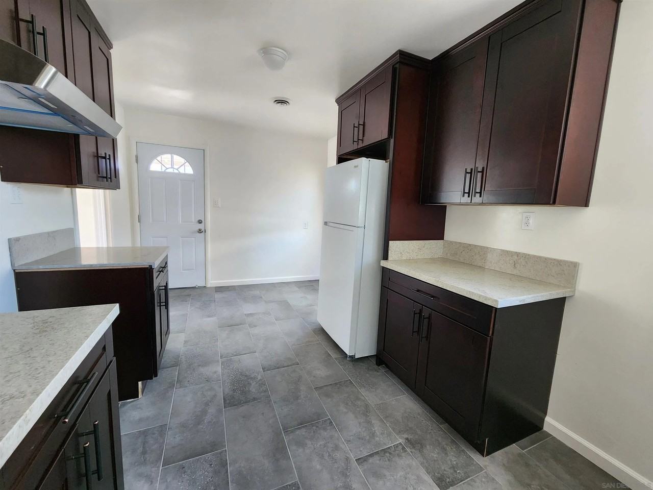 7238 Fulton St - Photo 5 of 17