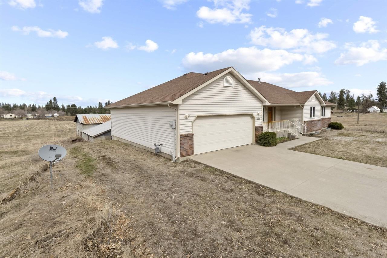 5704 W Garden Springs Rd - Photo 3 of 40