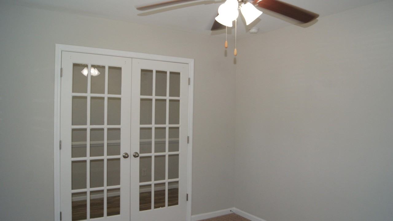 375 Niblick Dr - Photo 3 of 50