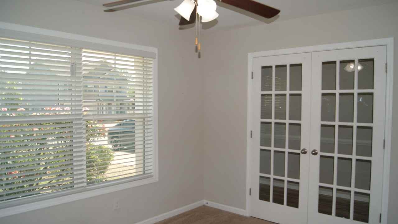 375 Niblick Dr - Photo 4 of 50