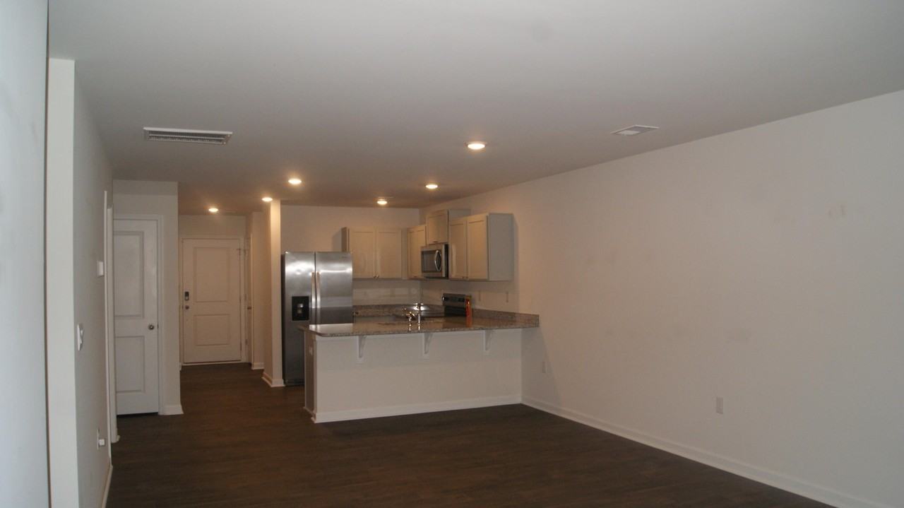 188 Wall St - Photo 7 of 31