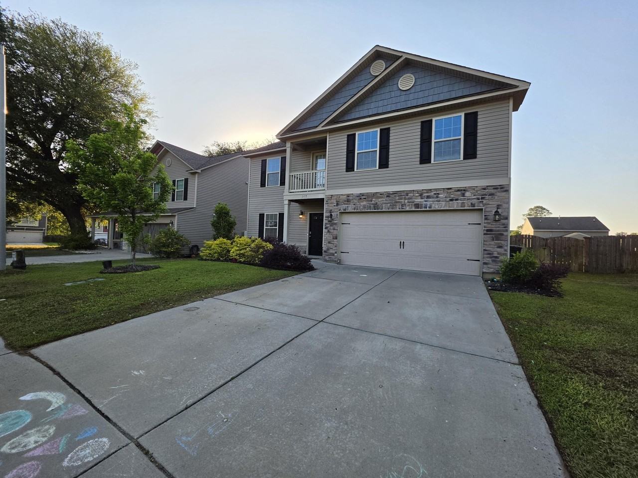 147 Niblick Dr - Photo 2 of 21