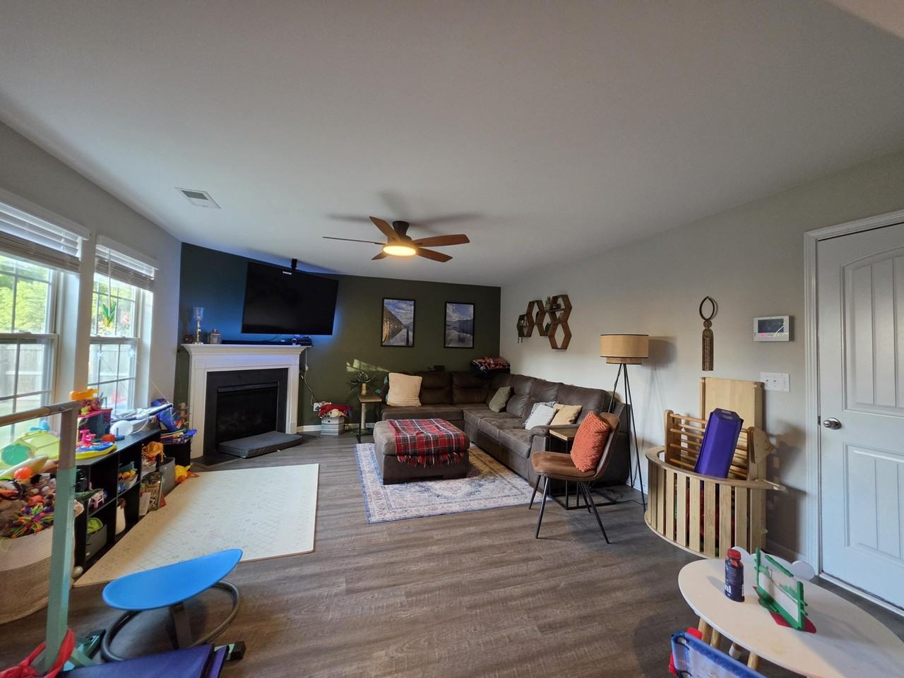 147 Niblick Dr - Photo 7 of 21