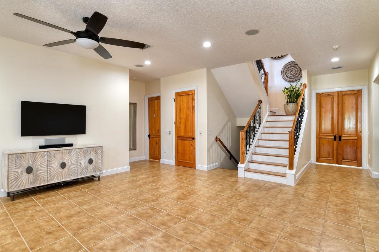 201 N Forest Dune Dr - Photo 4 of 50