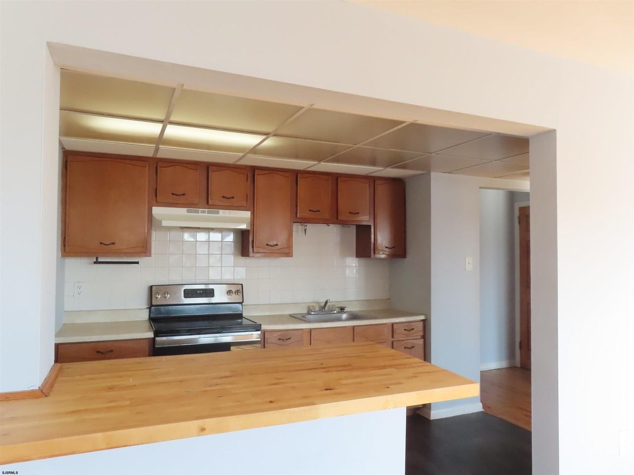 139 N Dorset Ave - Photo 5 of 14