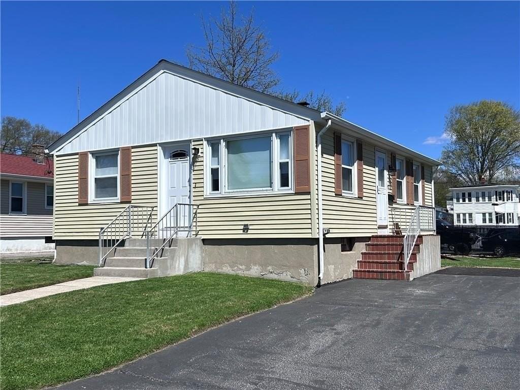 9 Custer Ave - Photo 2 of 17