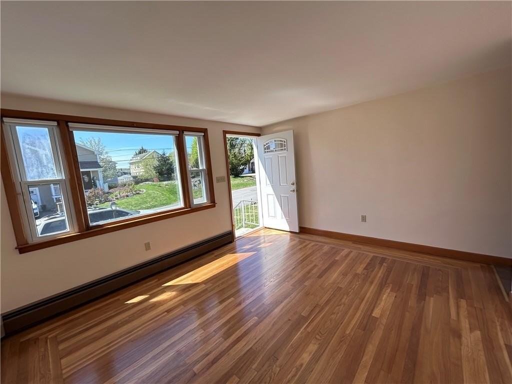 9 Custer Ave - Photo 5 of 17