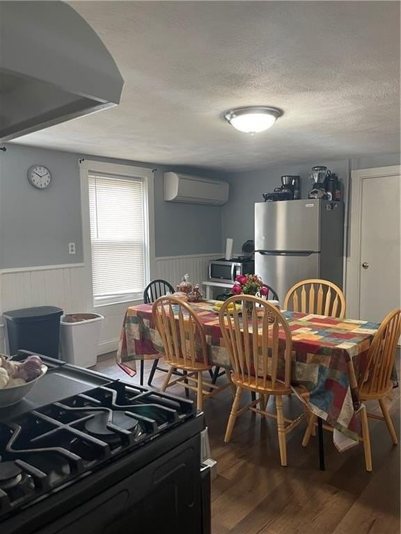 12 Third School St #2 - Photo 4 of 17