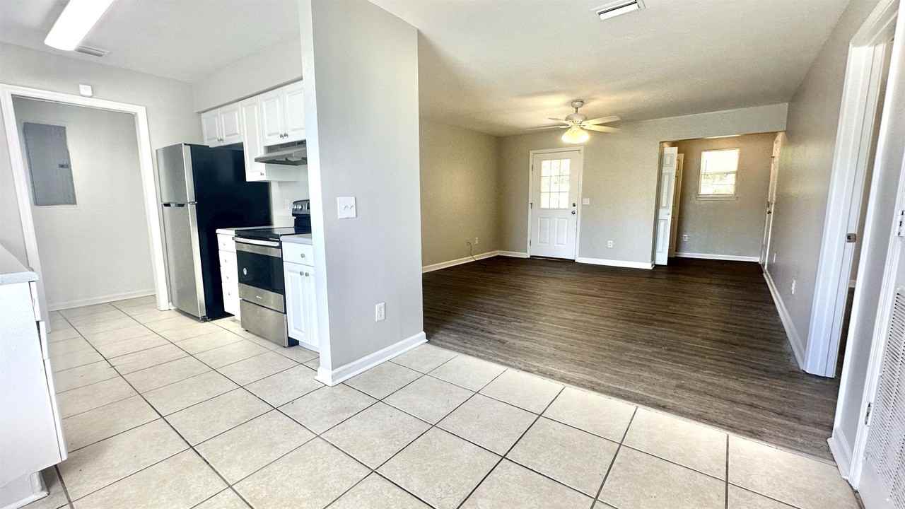 1412 Calloway St - Photo 7 of 22