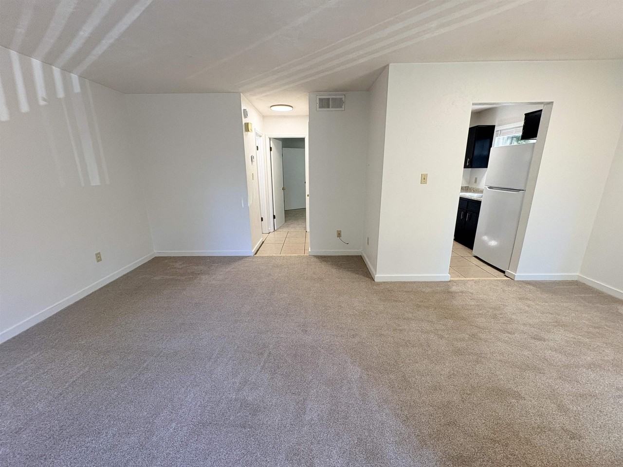 1530 Live Oak Dr #C4 - Photo 3 of 17