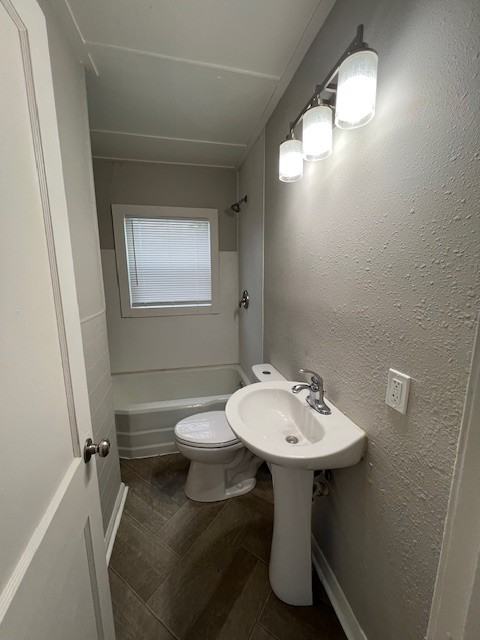 577 Campus St #1 - Photo 3 of 4