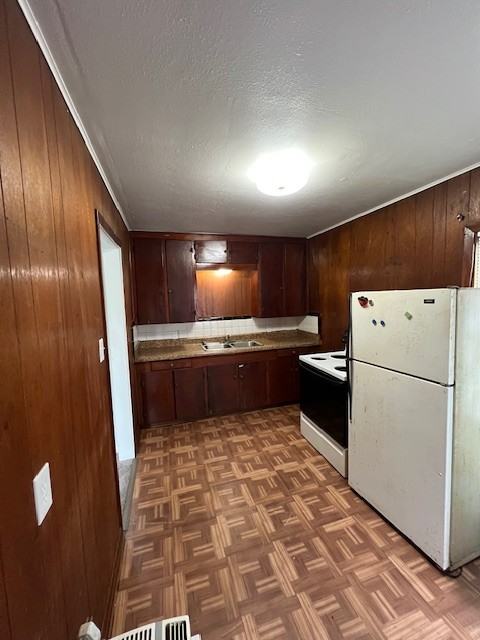 577 Campus St #1 - Photo 4 of 4