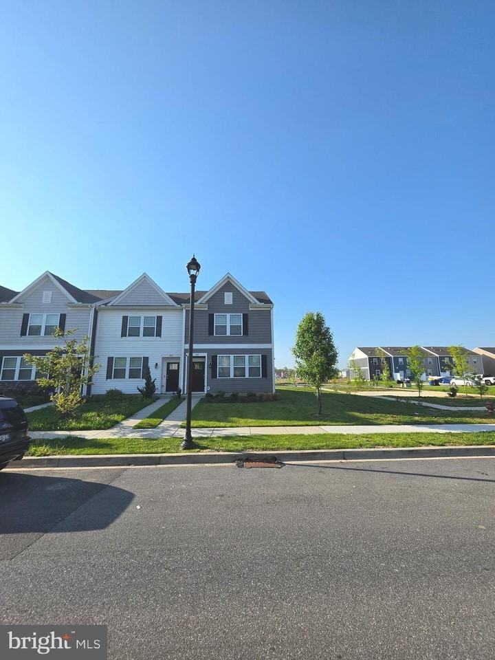 424 Ridgely Blvd - Photo 4 of 27