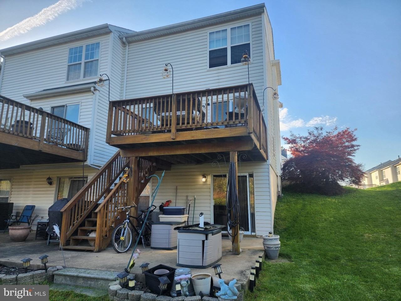 16 Charles Ct - Photo 2 of 15