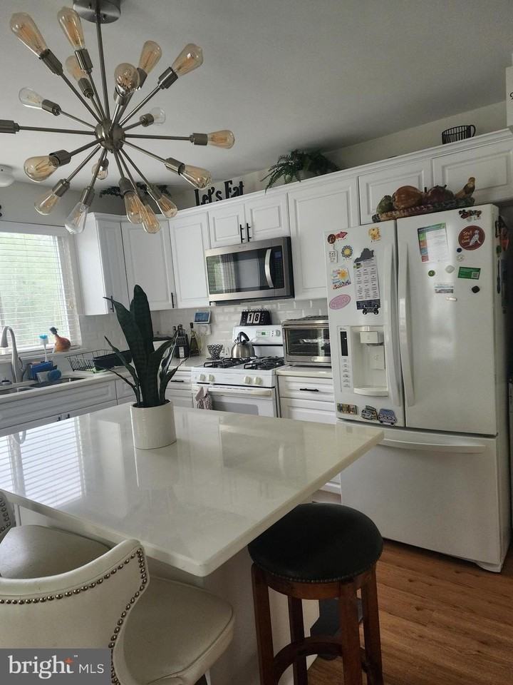 16 Charles Ct - Photo 5 of 15