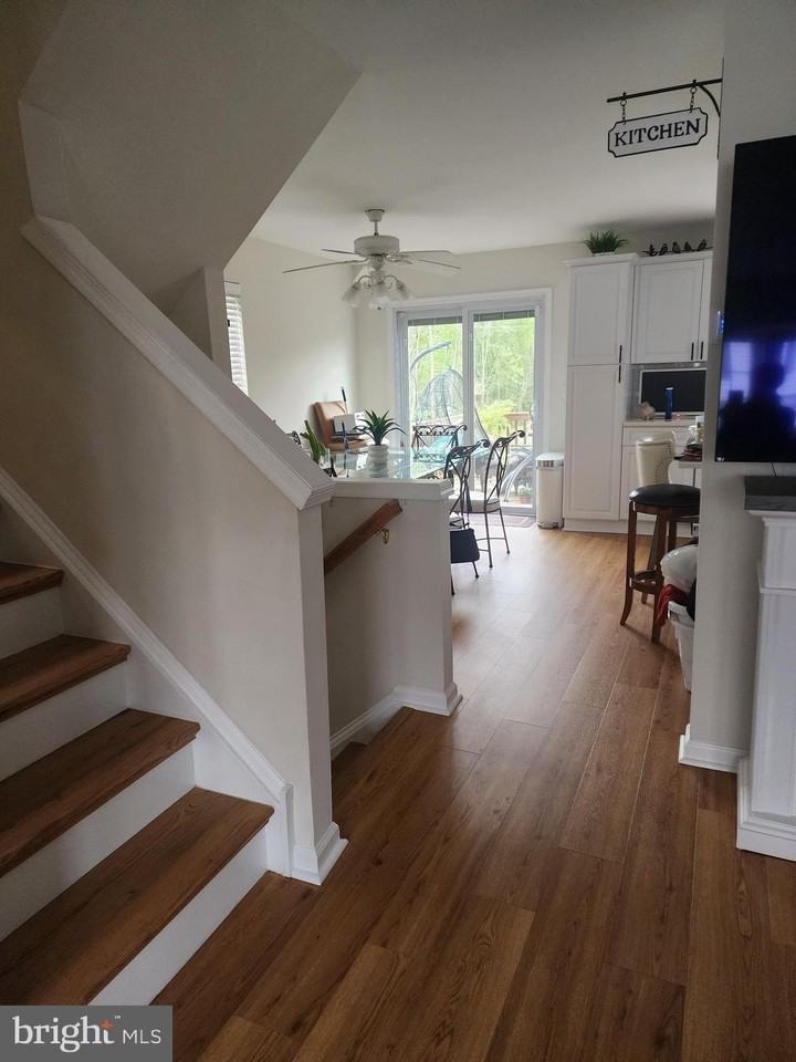 16 Charles Ct - Photo 7 of 15