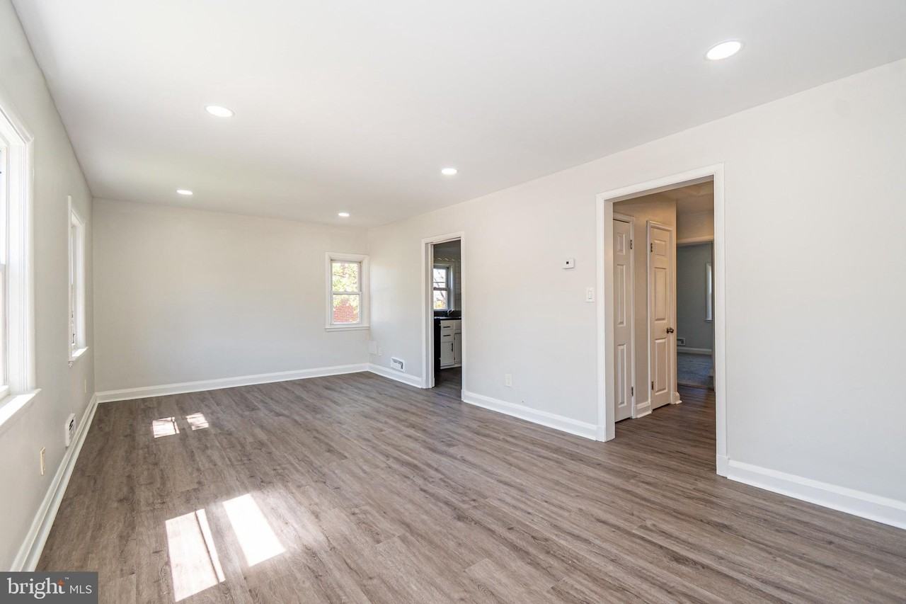 620 Harwood Ave - Photo 3 of 15