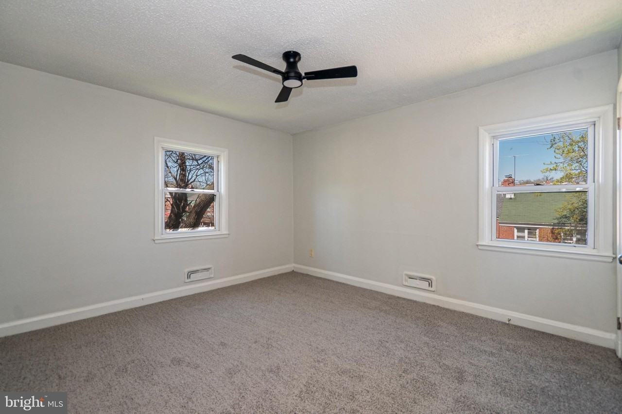 620 Harwood Ave - Photo 5 of 15