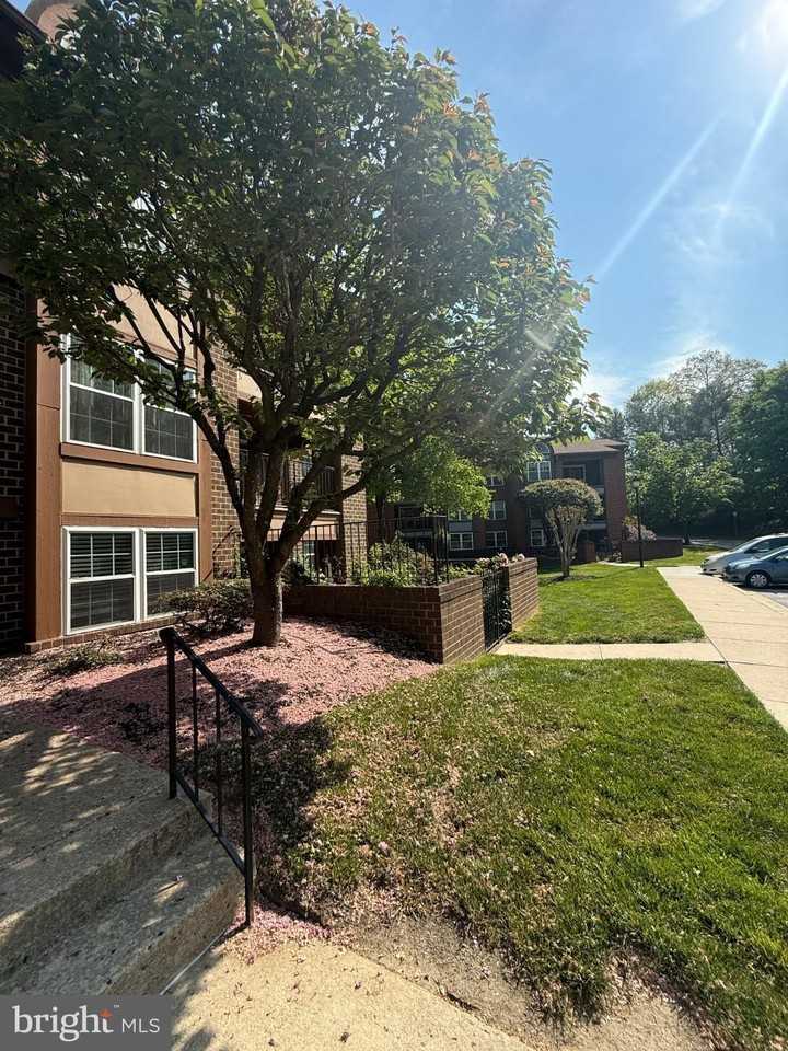 2101 Woodbox Ln #B - Photo 3 of 20